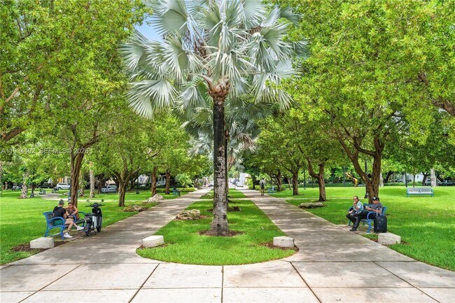 Building Photo - 842 Meridian Ave