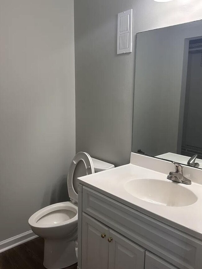 Building Photo - 3317 Oaklyn Ct