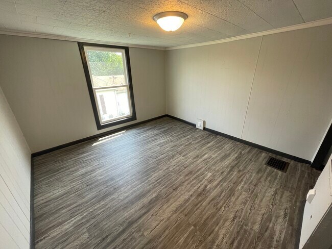 Building Photo - 15510 College Ave