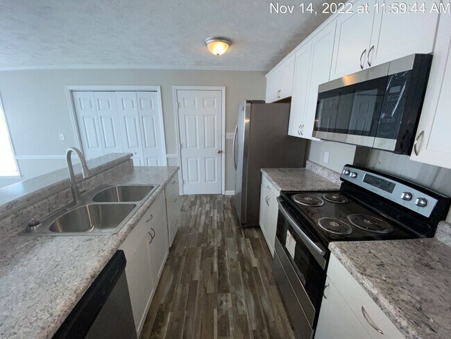 Building Photo - 640 Sugaridge Ln