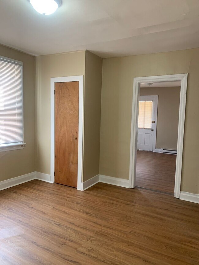 Building Photo - 821 Lanvale St