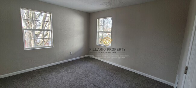 Building Photo - Renovated Fenced 4 Bedroom with 1.5 Bath, in Near East Side Available NOW!