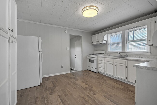 Building Photo - 109 Bettie St