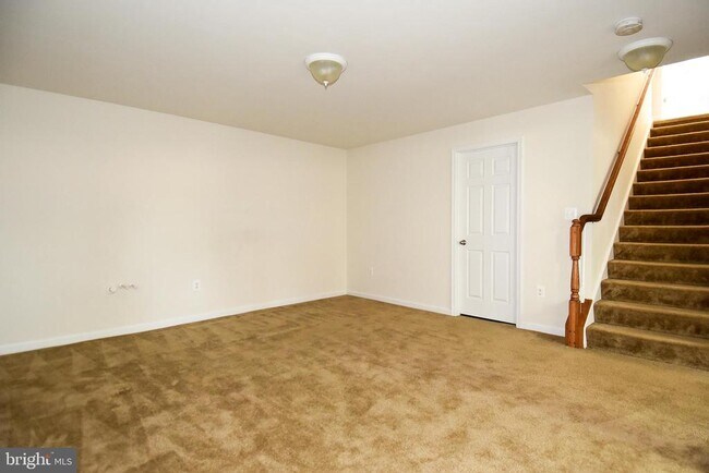 Building Photo - 3082 American Eagle Blvd