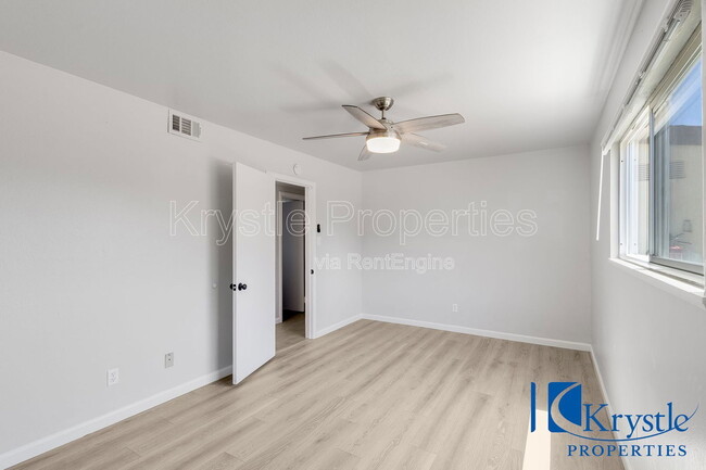 Building Photo - 2009 Florida St