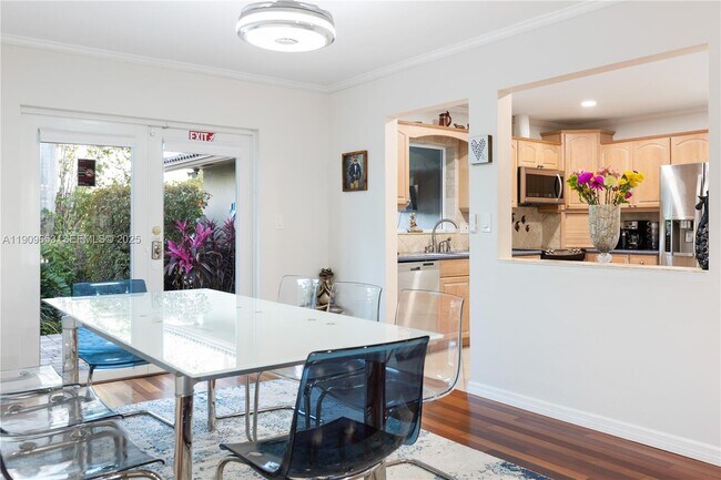 Building Photo - 418 SE 3rd Terrace