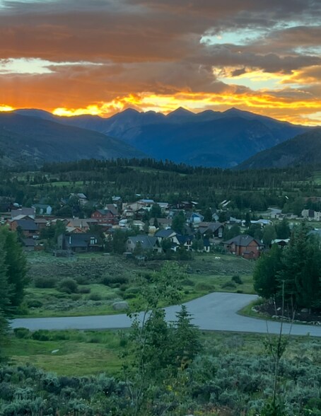 Building Photo - 80 Mule Deer Ct