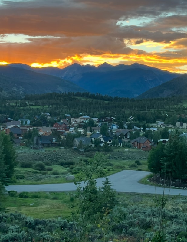 Building Photo - 80 Mule Deer Ct