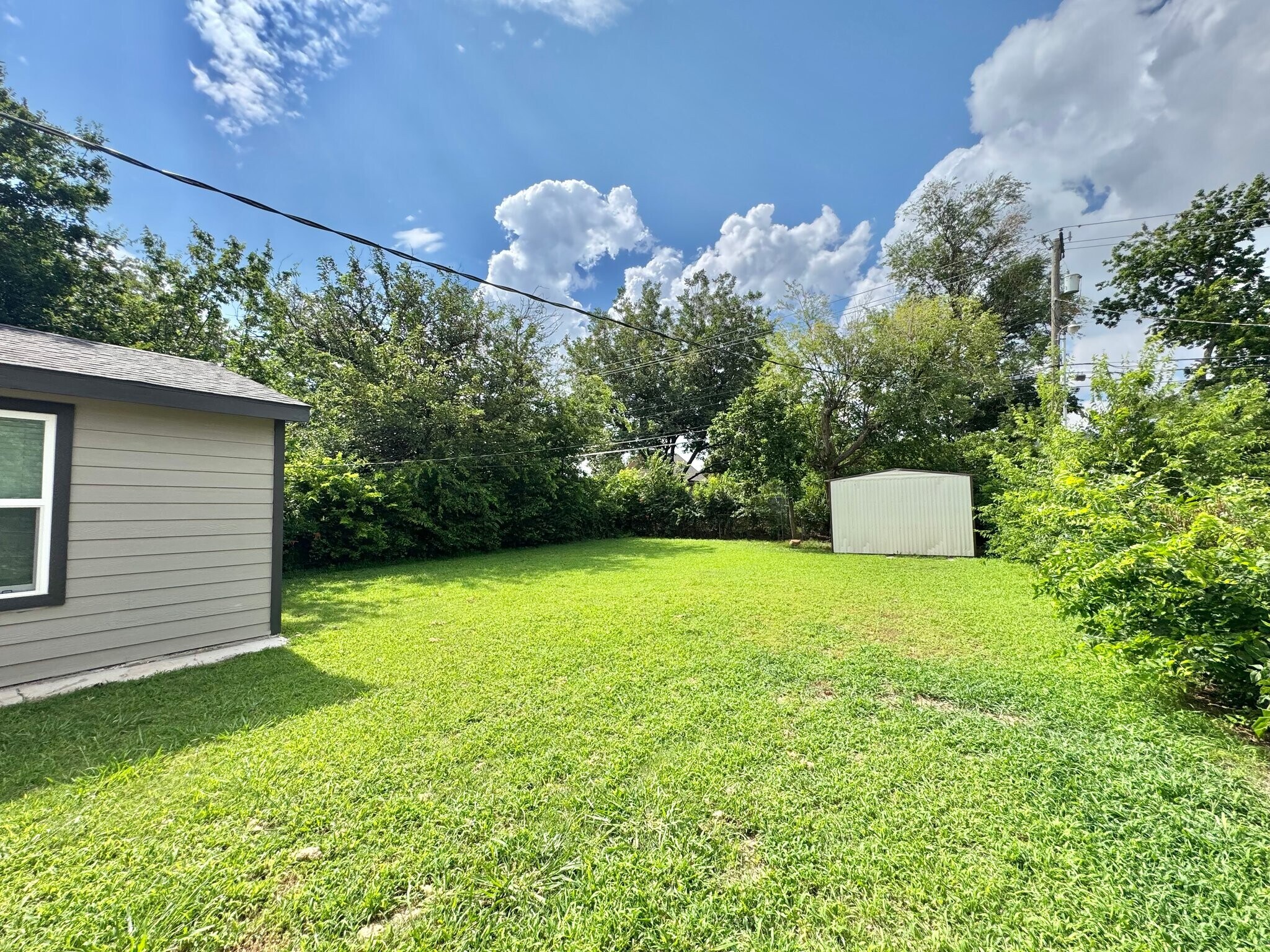 Building Photo - 2144 Westchester Dr