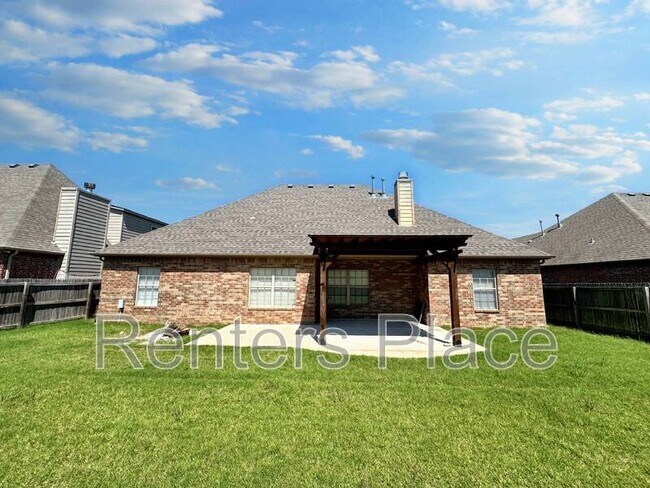 Building Photo - 11006 S Madison St