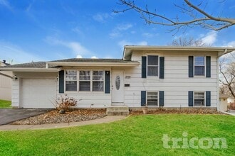 Building Photo - 3733 Hillsboro Ave N