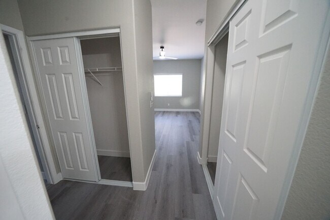 Building Photo - SHOWINGS AVAILABLE NOW