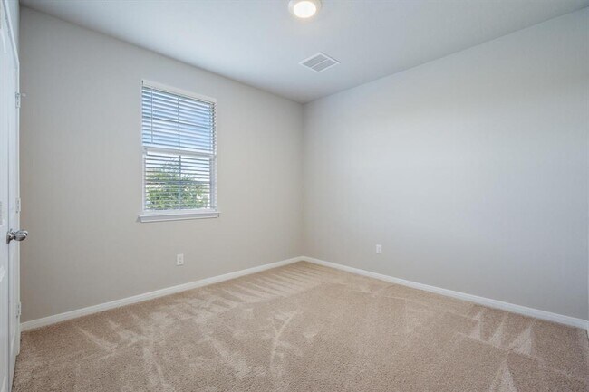 Building Photo - 283 Carolina Buckthorn Dr