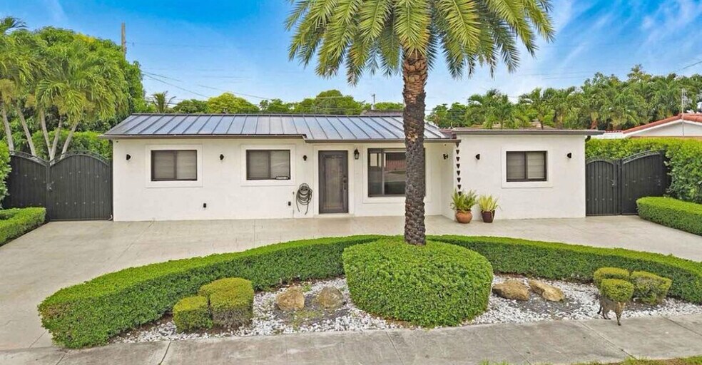 Primary Photo - 16930 NW 54th Ave