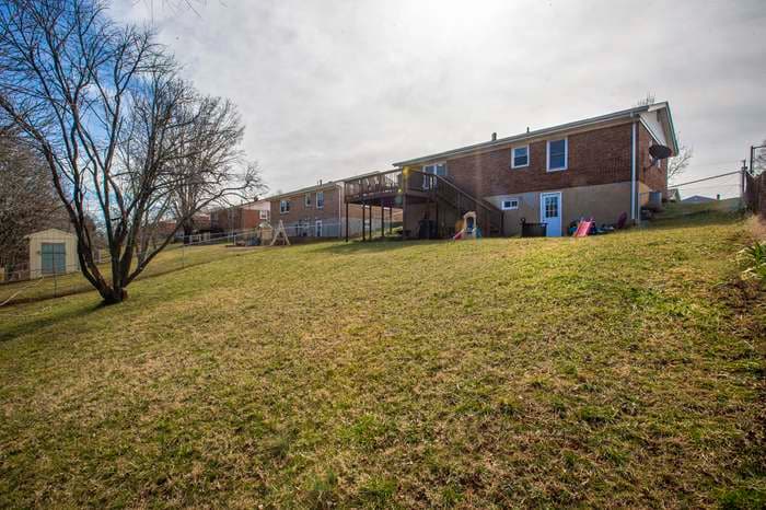 Building Photo - 1030 Maywood Dr