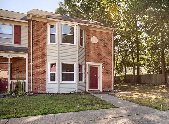 Building Photo - 119 Barfleur Pl