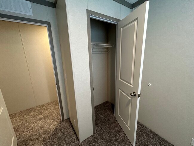 Building Photo - 701 Hawaii