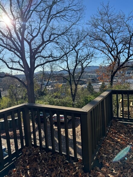 Building Photo - 112 E Manning St