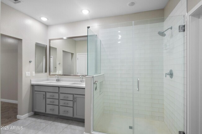 Building Photo - 155 N Lakeview Blvd