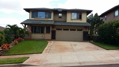 Building Photo - Solar Electric! Exquisite Executive home, beautifully upgraded, pet friendly, and more!