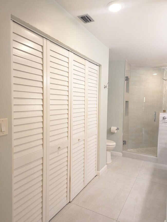 Building Photo - 12676 Shoreline Dr
