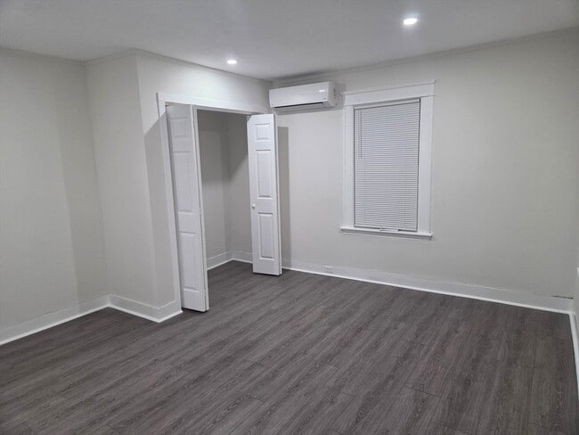 Building Photo - 11 Rice Ave