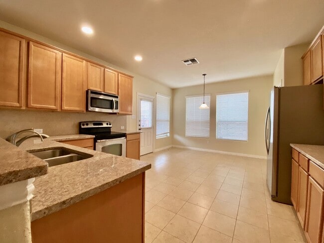 Building Photo - 3 BED/2.5 BATH House for lease! Located close to Lackland Air force Base