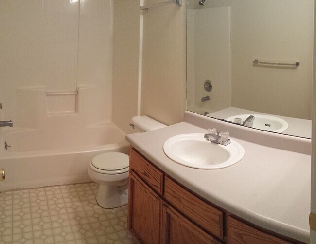 Building Photo - 3/2 House with Double Car garage in McK