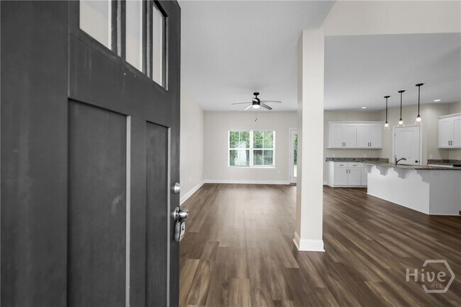Building Photo - 1039 Meloney Dr