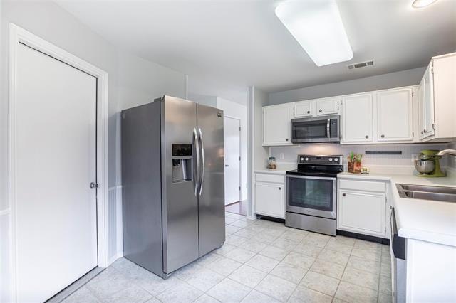 Building Photo - 10964 Quest Dr