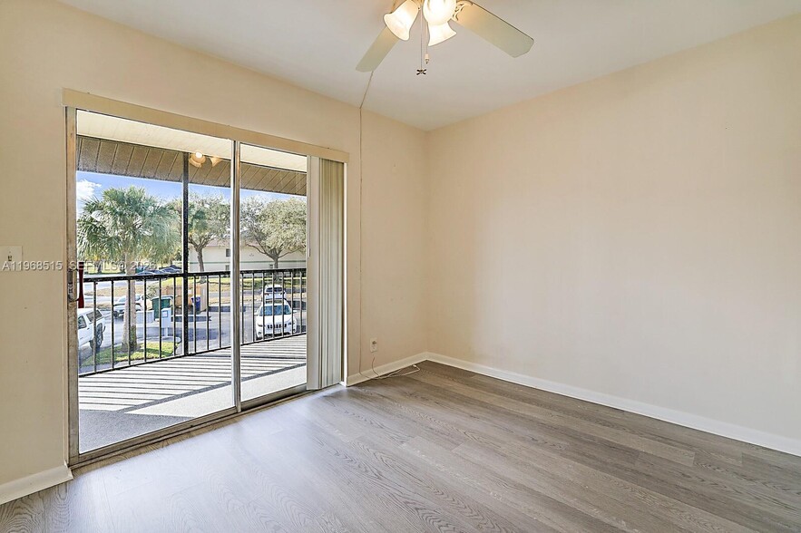 Building Photo - 6327 Chasewood Dr