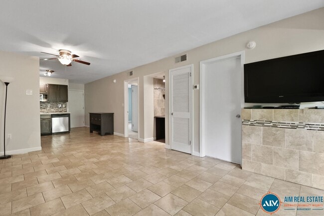 Building Photo - Move-In Ready 2 Bedroom Condo – Steps from...