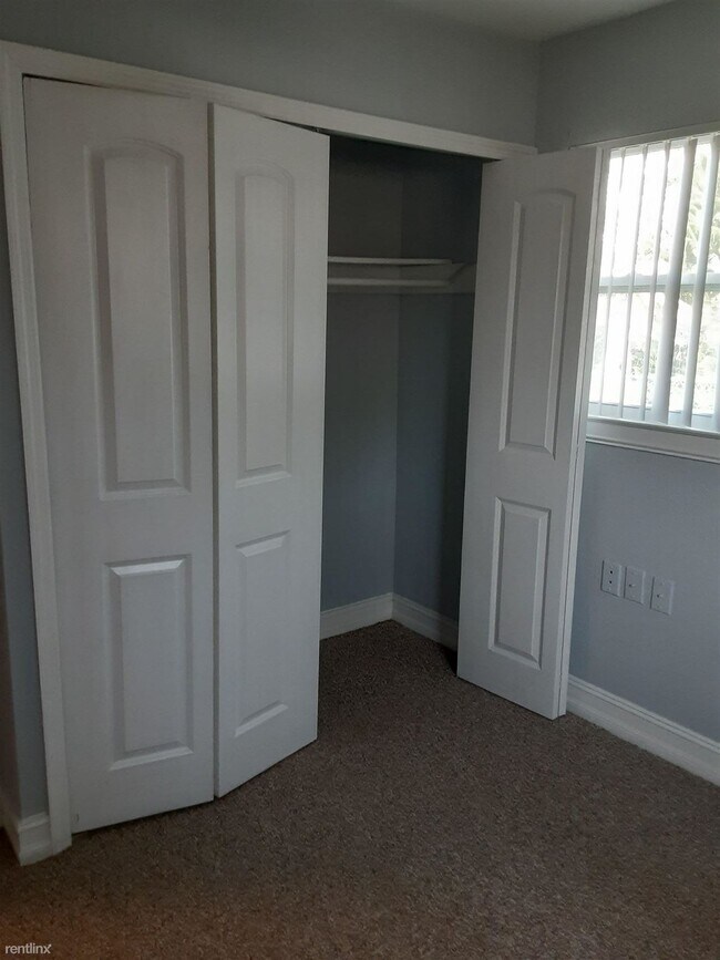 Building Photo - 3 br, 2.5 bath House - Brandywood House