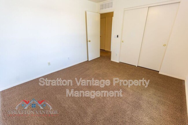 Building Photo - 2234 W Pima Ave