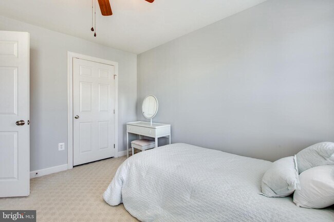 Building Photo - 2021 Crescent Moon Ct