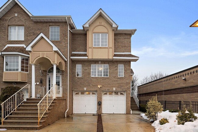 Building Photo - 12 Liberty Ct.