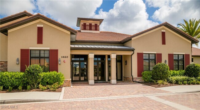 Building Photo - 1466 Artesia Dr W