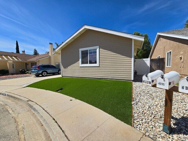Building Photo - Updated - one story home in Moorpark's desirable Peach Hill neighborhood