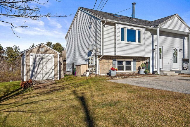 Building Photo - 74 Derryfield Rd