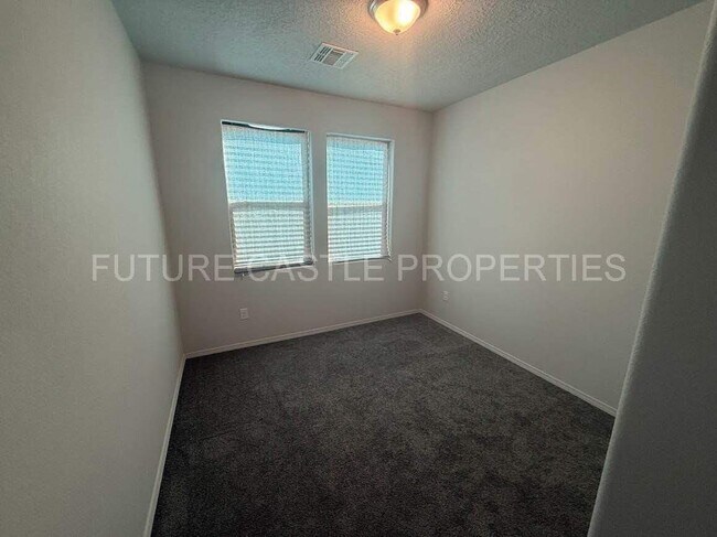 Building Photo - 1460 Vista Grande Lp NE