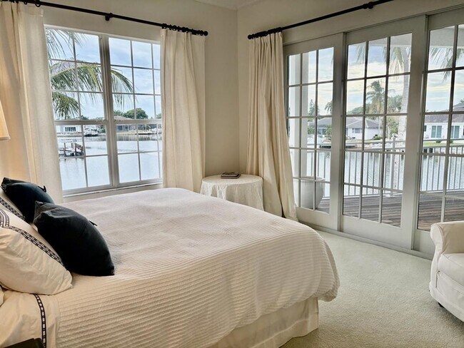 Building Photo - home