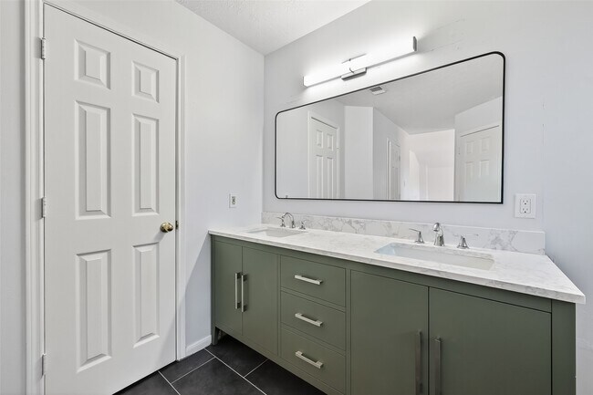 Building Photo - 7115 Renfro Dr