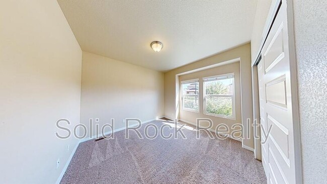 Building Photo - 1097 Antrim Loop