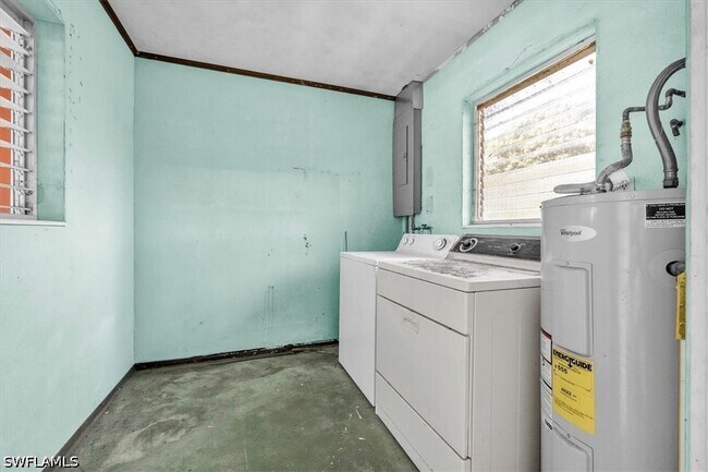 Building Photo - 2423 Jeffcott St