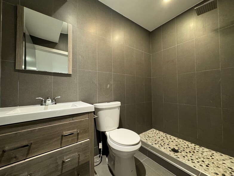 Building Photo - 1441 N 7th St