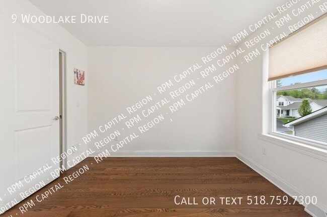 Building Photo - 9 Woodlake Dr
