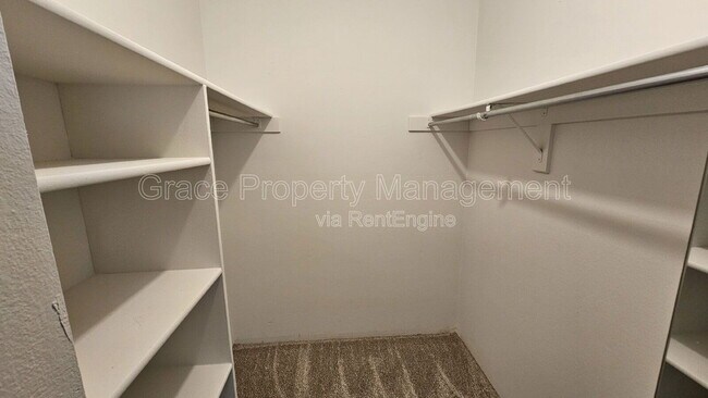 Building Photo - 3335 S Ammons St