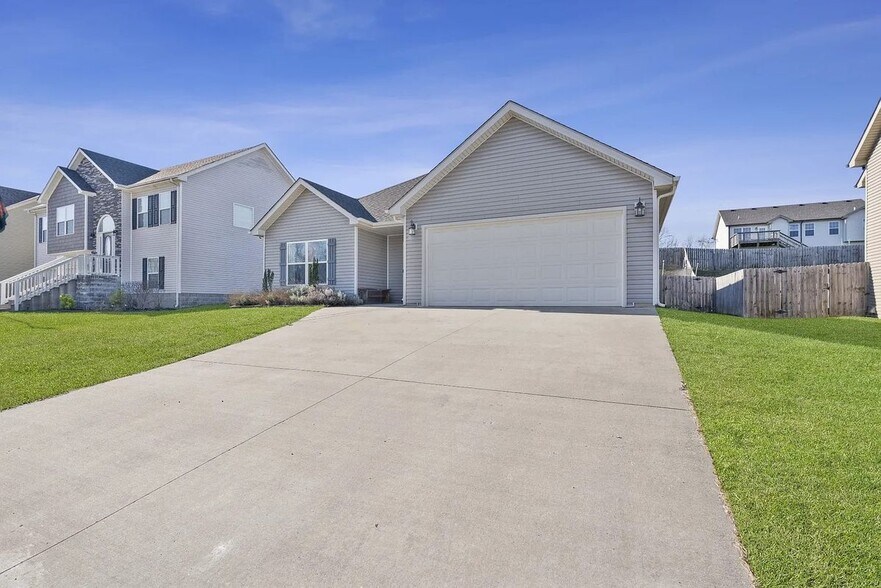 Building Photo - 1379 Freedom Dr