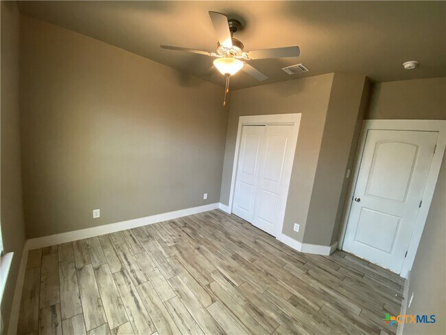 Building Photo - 1020 Mellow Breeze