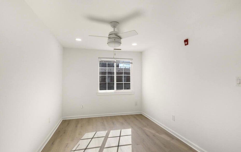 Building Photo - 2723 E Huntingdon St